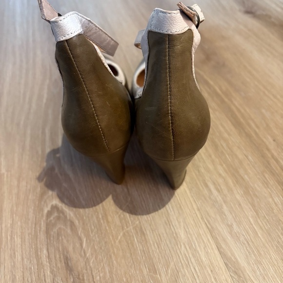 Miz Mooz Callista Olive & White Leather Mary Jane Heels – Size 8,5 - Picture 3 of 5